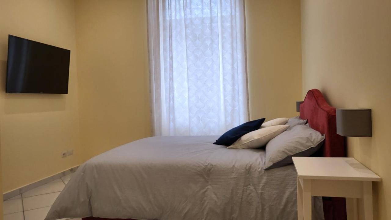 La Casa Di Bruno Suites Napels Buitenkant foto