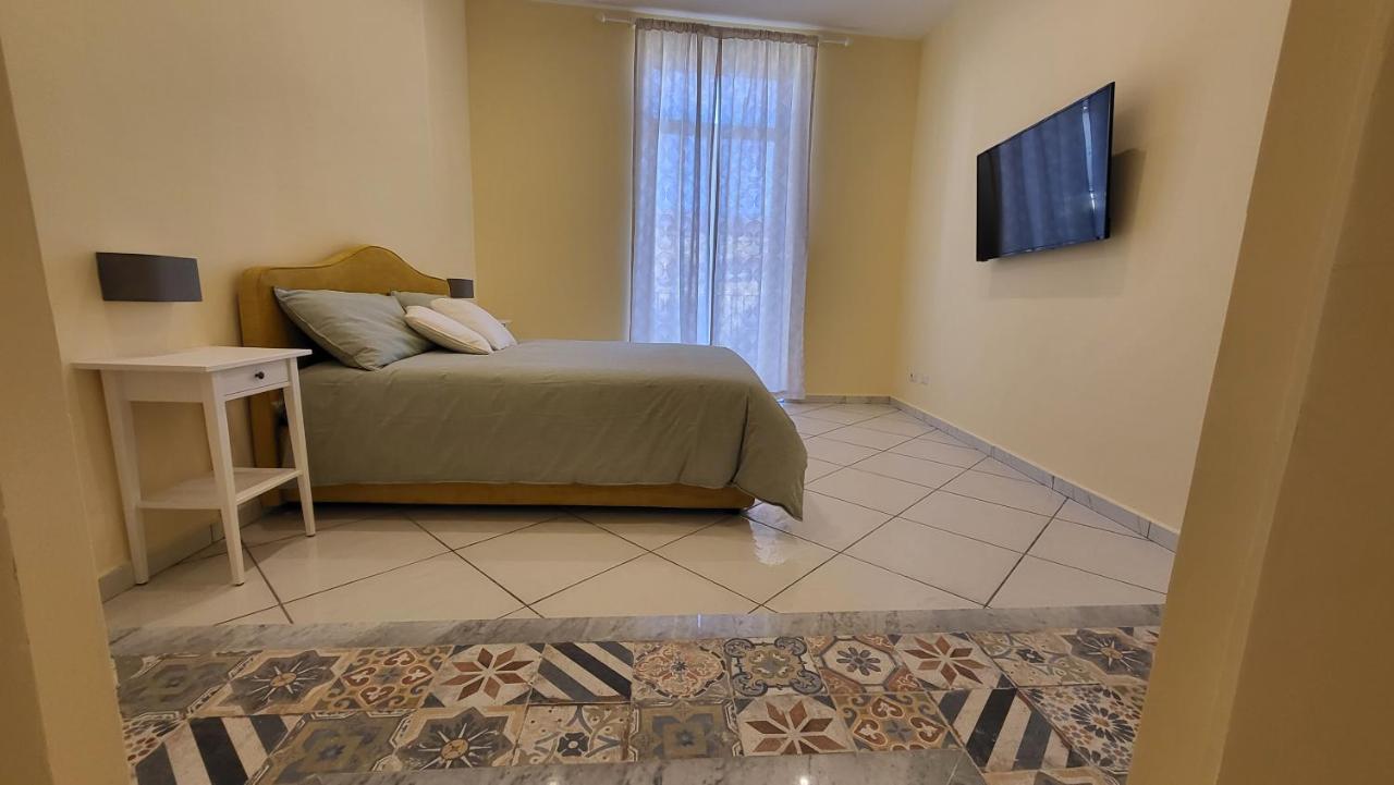 La Casa Di Bruno Suites Napels Buitenkant foto